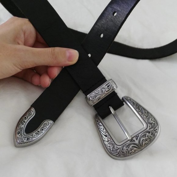 Urban Outfitters Accessories - Urban Outfitters Medium Ecote Leather Belt